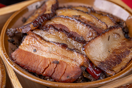 猪肉荠菜摄影照片_美食小吃特色盐菜扣肉摄影图配图