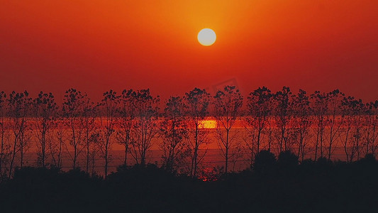 实拍海边夕阳日落