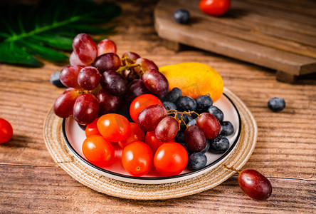 鲜果摄影照片_营养鲜果美味夏日新鲜水果摄影图配图