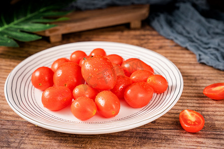 新鲜营养圣女果小番茄鲜果摄影图配图