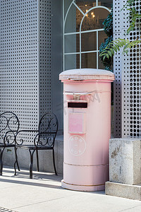 粉色邮筒摄影图