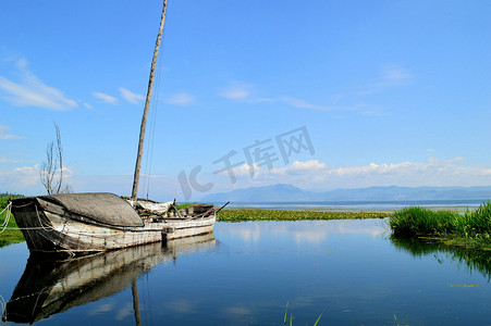 洱海古船摄影图