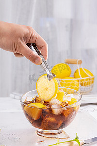 柠檬可乐冷饮夏日素材摄影图配图