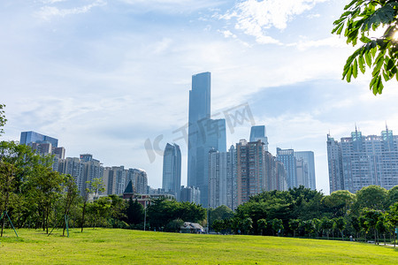 城市下午花园城市绿化建筑摄影图配图