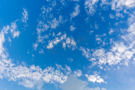 云彩素材摄影照片_天气蓝天白天白云晴空摄影图配图