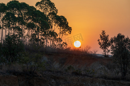 日落时分夕阳太阳室外旅游摄影图配图