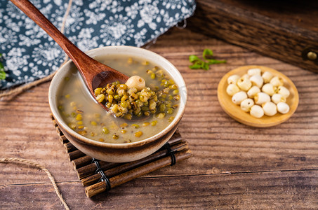 绿豆汤营养消暑食品小暑节气摄影图配图