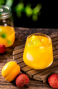 美味果汁饮品鲜榨水果茶摄影图配图