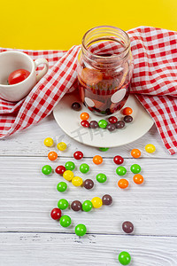 饮食美味糖果饮品红色格子布摄影图配图