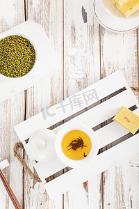 绿豆糕茶饮夏日节气清新海报摄影图配图