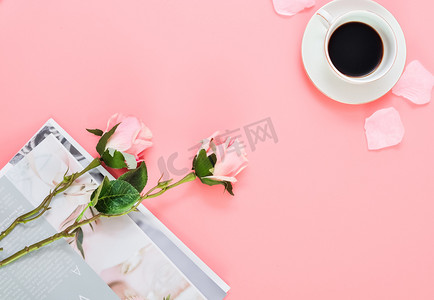节日玫瑰桌面背景粉色咖啡摄影图配图