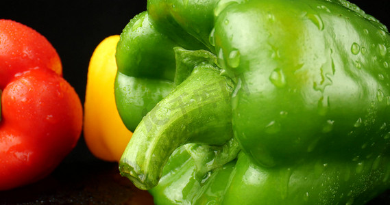 红黄绿彩椒甜椒辣椒有机蔬菜绿色食材