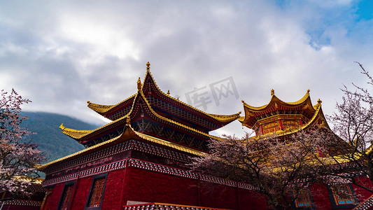 西藏风景318国道寺庙