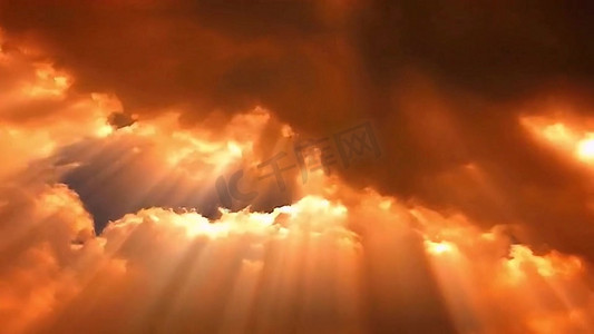 云层浮动耶稣光阳光普照黄昏实拍