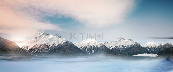 冬季大气背景背景图片_雪山清新商务背景