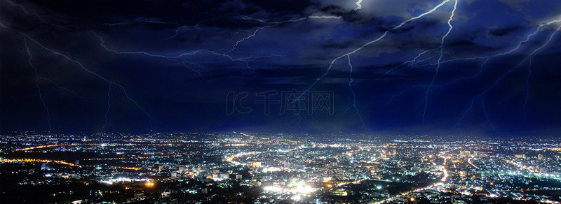 雷雨天背景背景图片_城市预防雷电简约合成背景