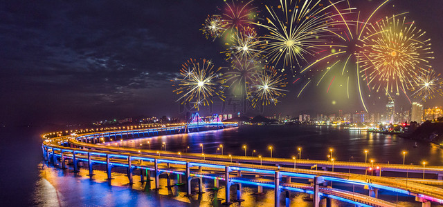 春节烟花城市除夕海报背景