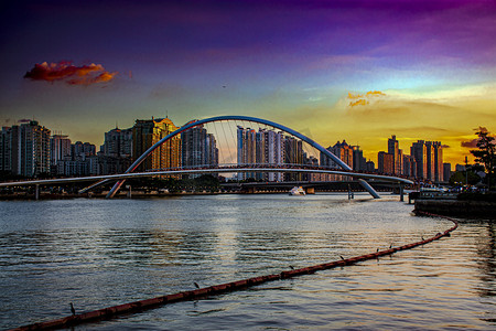 广州珠江海心步行桥海心天台晚霞摄影图配图