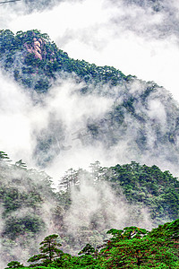 旅游中午山峰山区漂动摄影图配图