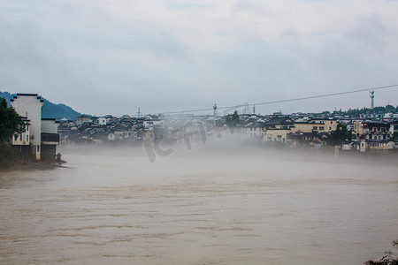 洪灾摄影照片_河流涨水洪灾照片梅雨季节河流洪水户外无摄影图配图
