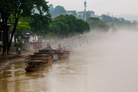 洪水洪灾照片梅雨季节洪水户外平视角摄影图配图