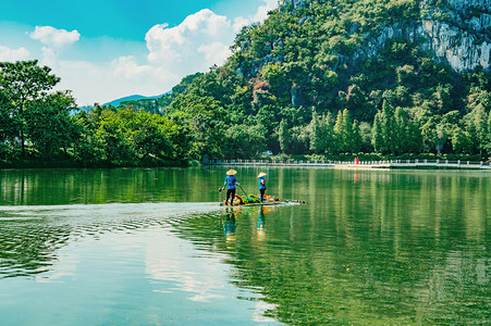 旅游创意宣传海报摄影照片_夏天绿水青山湖景风光旅游摄影图配图