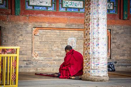 青海西宁塔尔寺藏族建筑摄影图配图