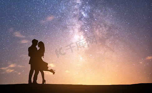 宇宙摄影照片_银河系星空情侣七夕情人节拥抱剪影