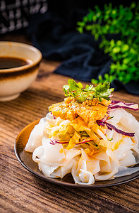 美味凉皮食品餐饮小吃摄影图配图