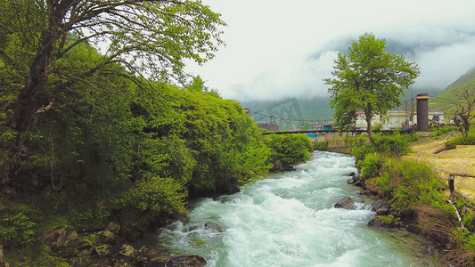 森林山间瀑布清凉流水水流河水唯美意境自然风景