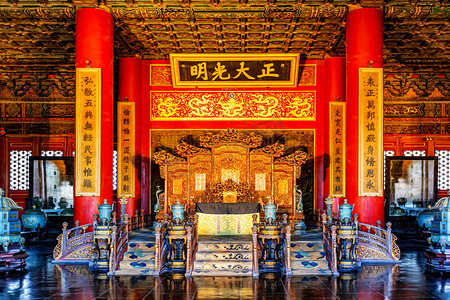 中国黄色摄影照片_中国元素上午宫殿故宫移动摄影图配图