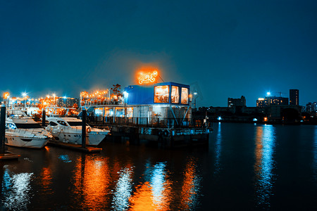 广州珠江太古仓码头网红点夜景摄影图配图