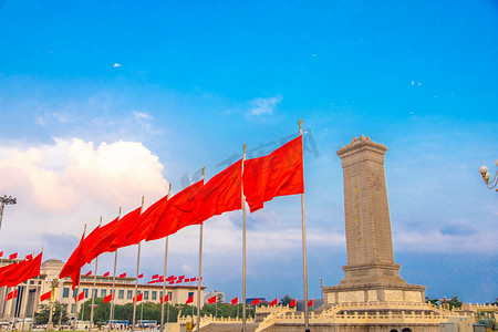 北京天安门天安门广场蓝天红旗摄影图配图