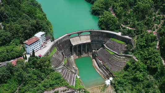 航拍水库大坝堤坝