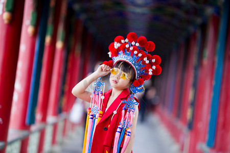 中国风人物摄影照片_京剧国潮女孩中国风东方摄影图配图