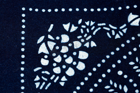 传统花纹摄影照片_扎染纹理民族纺织布料摄影图配图