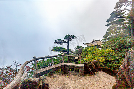 冬季旅行上午栈道山区摇动摄影图配图