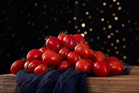 圣女果西红柿小西红柿暗调风格摄影图配图
