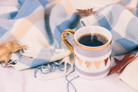 秋季秋天热饮咖啡家里咖啡杯摄影图配图