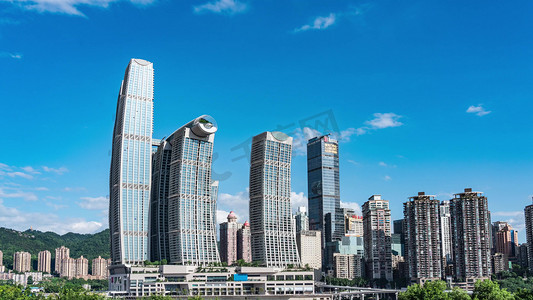 重庆城市地标来福士摩天大楼蓝天白云