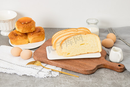面包吐司鸡蛋糕点美味摄影图配图