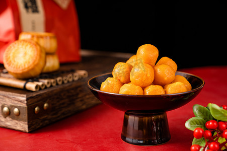 中秋节月饼食材蛋黄食品摄影图配图