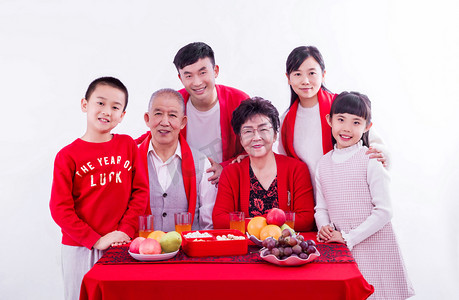 新年春节一家人全家福过年摄影图配图