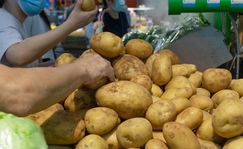 购物超市商场青菜土豆摄影图配图
