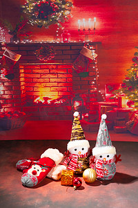 圣诞节白天节日装饰室内蜡烛摄影图配图