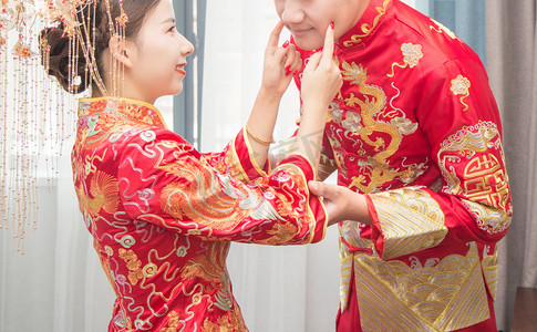新娘结婚婚礼秀禾中式摄影图配图