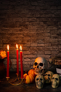 万圣节夜晚蜡烛室内骷髅摄影图配图