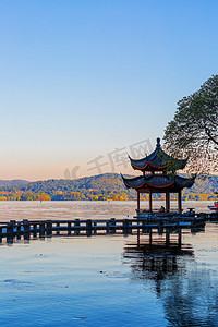 秋天旅游夕影亭景区摄影图配图