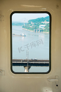 铁路上午桥河静物摄影图配图