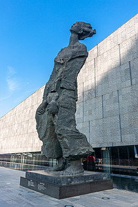 雕塑设计摄影照片_南京大屠杀遇难同胞纪念馆雕像设计摄影图配图国家公祭日
